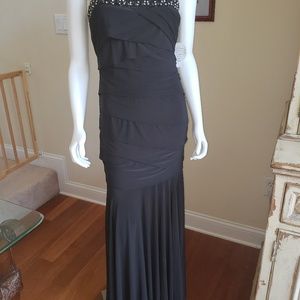 SZ 13/14 FORMAL GOWN BY TABOO